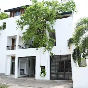 Guest house Colombo Tree House ***